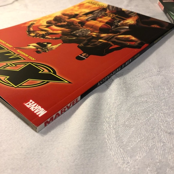 Astonishing X-Men - Volume 1 & 3 Gifted Torn Whedon Cassaday Marvel 2006 - Picture 6 of 16